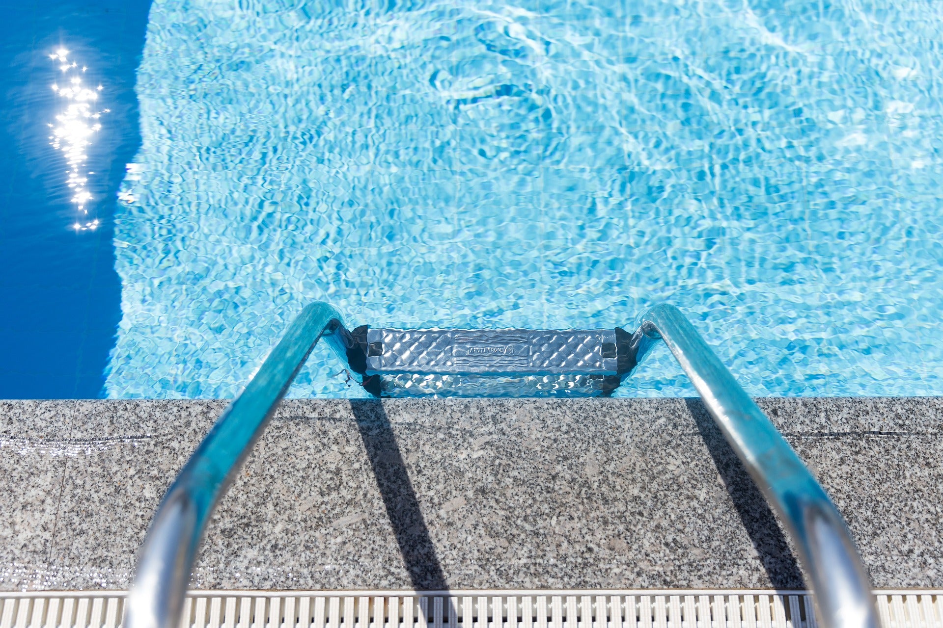 5 Types of Chlorine to Keep Your Maxi Pool Sparkling Clean